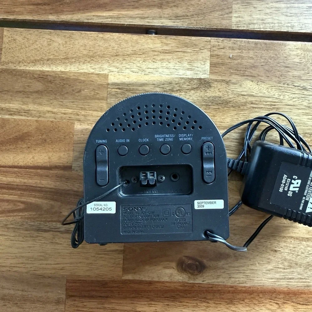 Sony ICFC7iP DreamMachine Alarm Clock Radio iPod/Phone Dock/Audio-In-Works Great